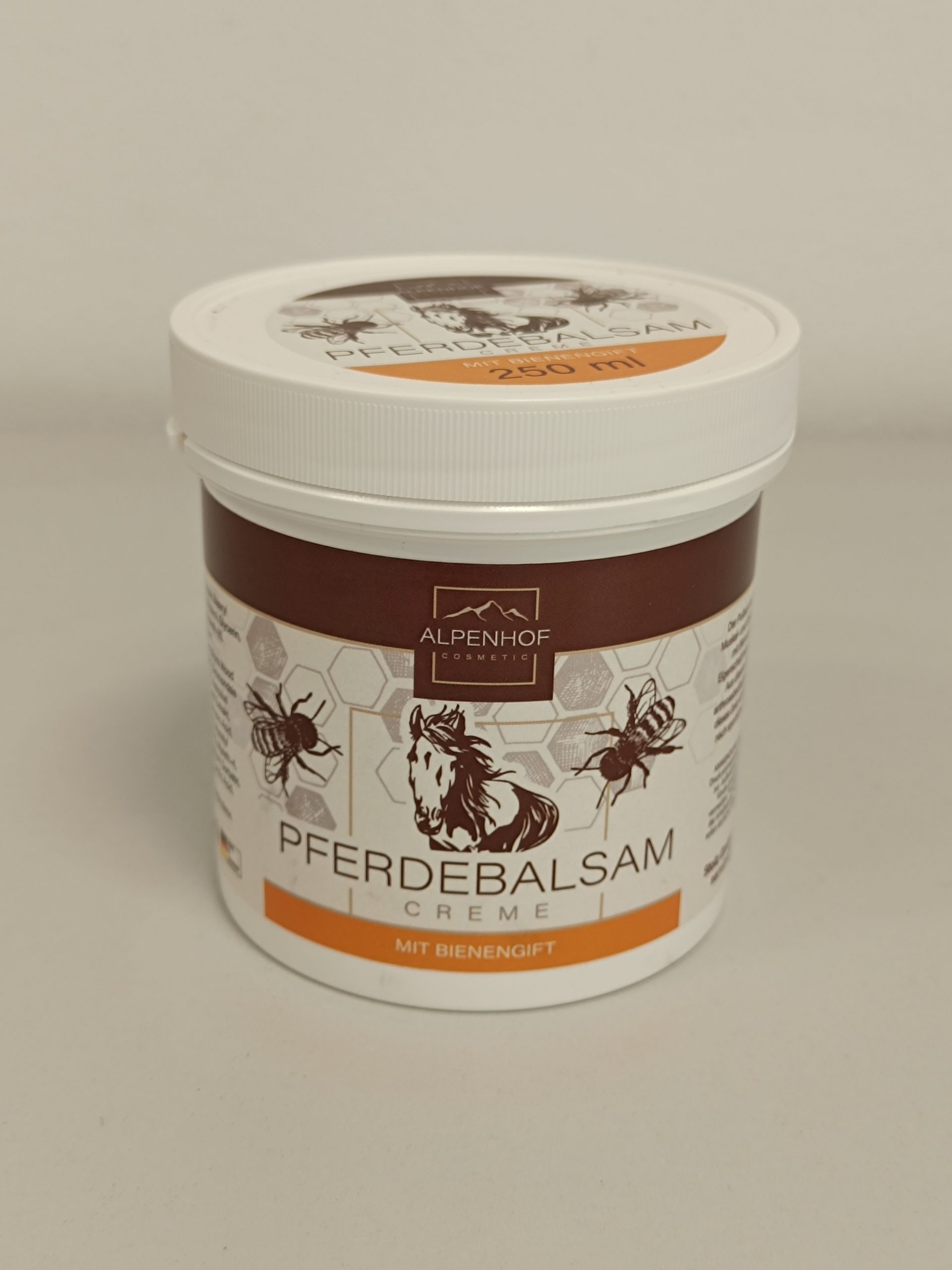 Alpenhof Pferdebalsam Creme mit Bienengift – Méhmérges lóbalzsam krém (250 ml)